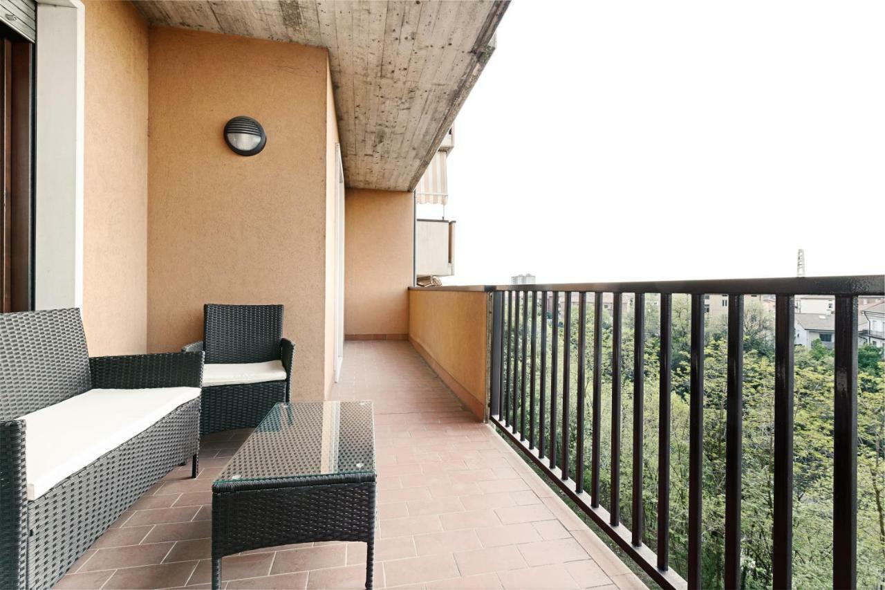 Colourful Flat Borgo Roma Apartment เวโรนา ภายนอก รูปภาพ